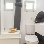 Apartament Artistic Quiet Crusader Street *