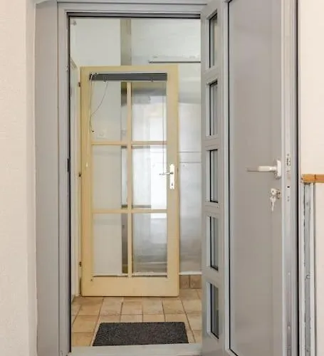 Artistic Quiet Crusader Street Apartman