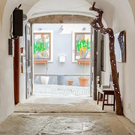 Artistic Quiet Crusader Street Apartmán *